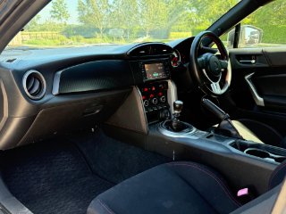 /photos/10367/127ddec3-726e-4cbe-bccd-f7b4e955c15c_i320x240.jpg