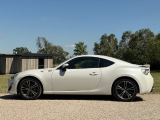 /photos/10367/3d550e2f-5473-4dd3-a634-f55ad1a5f6f0_i320x240.jpg
