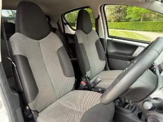 /photos/10367/df2bd330-396c-4e57-bd36-79901e12e595_i320x240.jpg